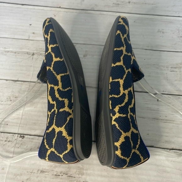 Rothy's NWOT Limited Addition Indigo Giraffe Print Loafer Flat - Picture 8 of 13